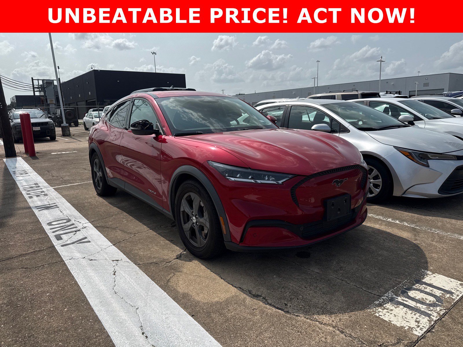 2021 Ford Mustang-Mach-e Select's photo