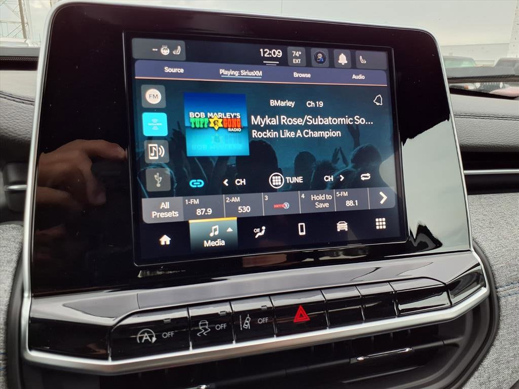 2026 Jeep Compass Latitude photo 4