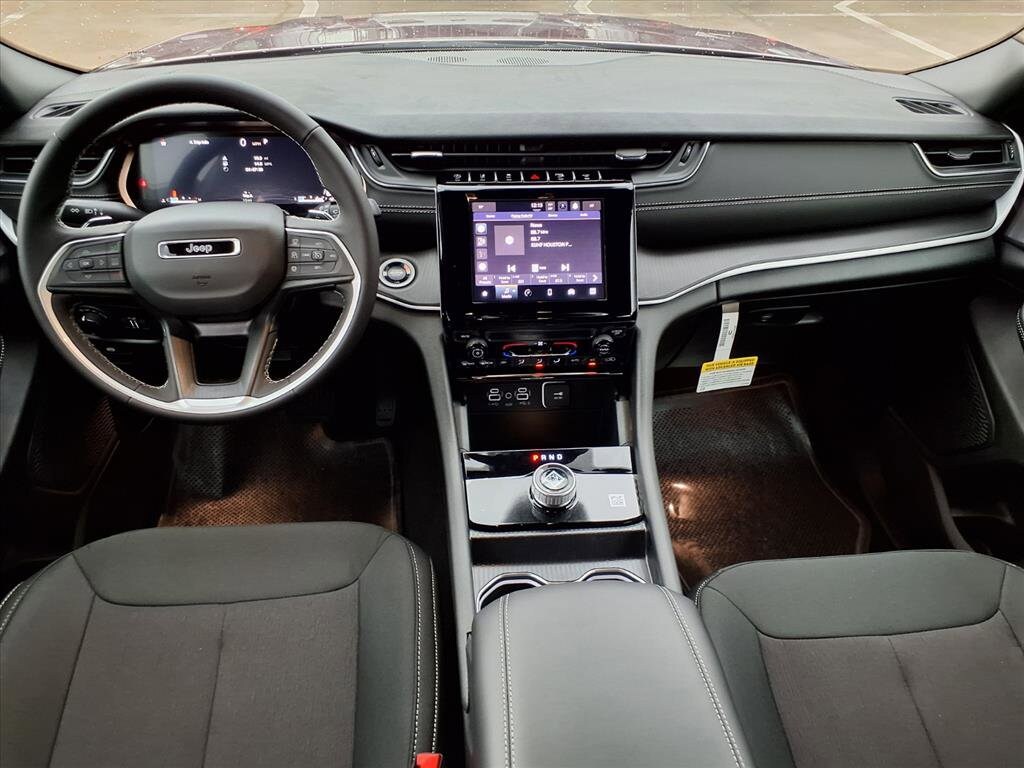 New 2025 Jeep Grand Cherokee Laredo X Sport Utility