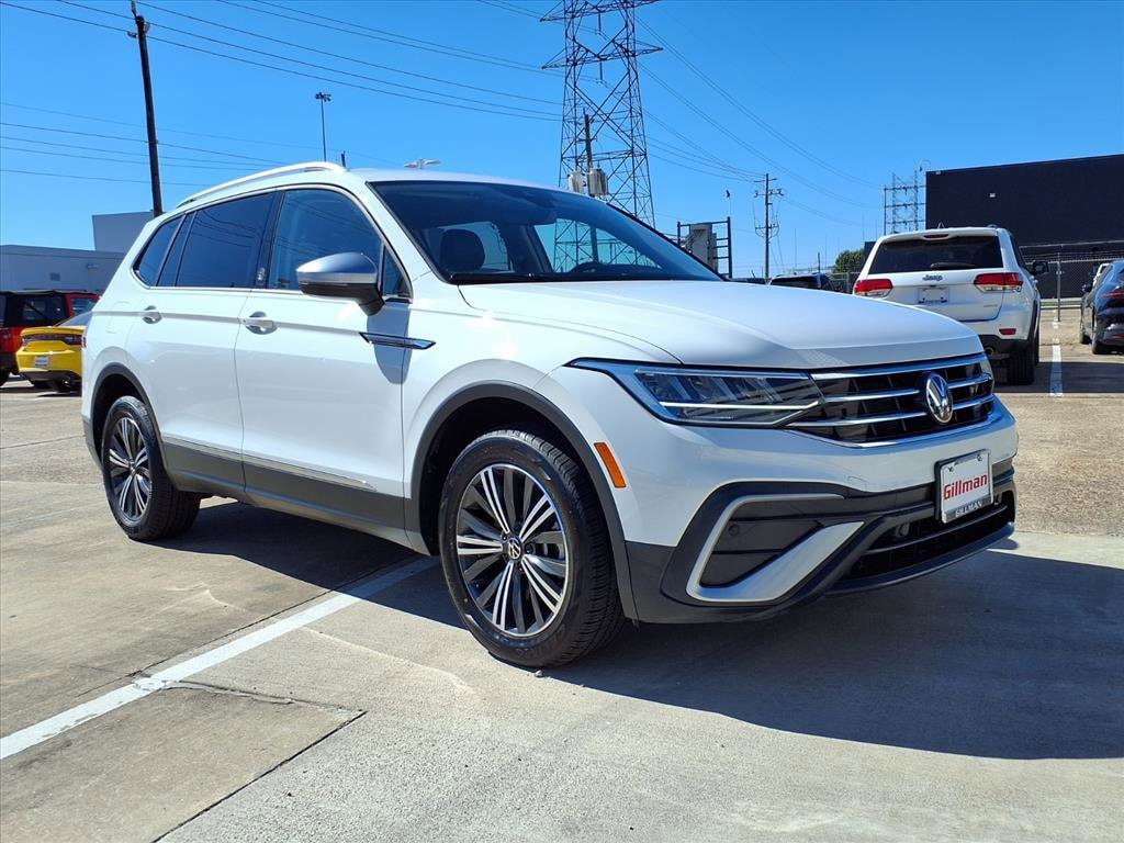 2024 Volkswagen Tiguan Wolfsburg Edition photo 3