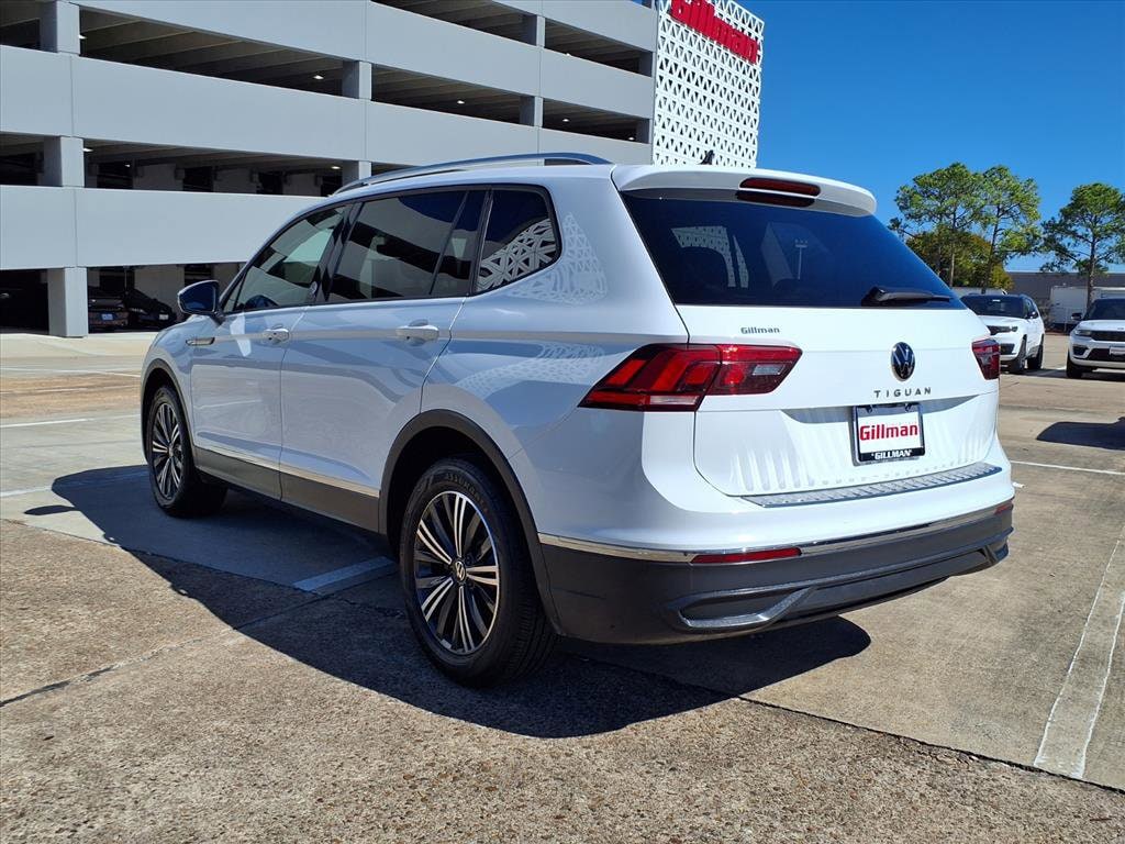 2024 Volkswagen Tiguan Wolfsburg Edition photo 4