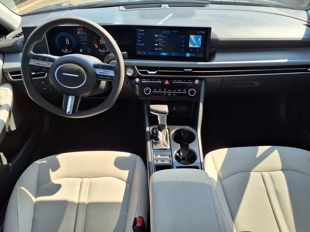 2025 Hyundai Sonata SE photo 3