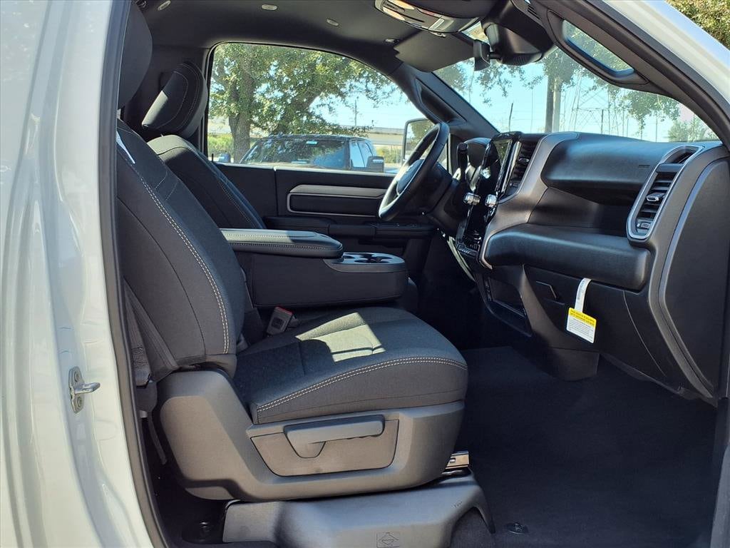 2026 RAM 2500 Tradesman - Photo 4