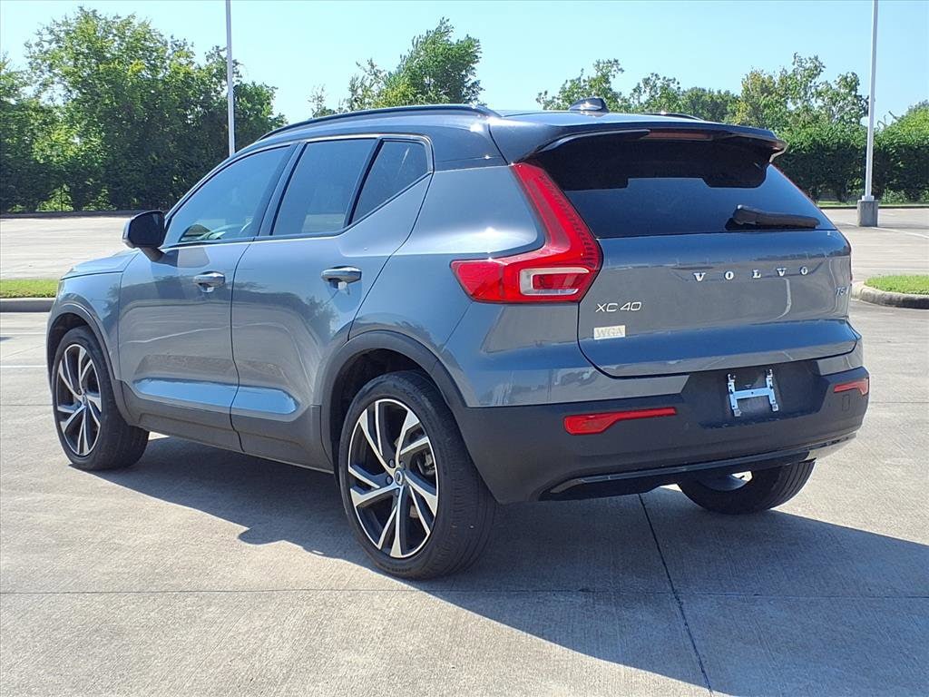 Used 2022 Volvo XC40 SUV