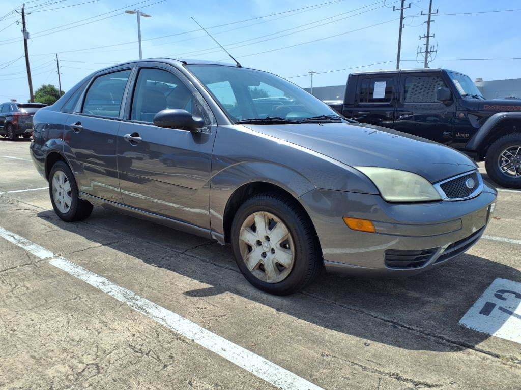 Used 2007 Ford Focus ZX4 S with VIN 1FAHP34N97W226511 for sale in Houston, TX