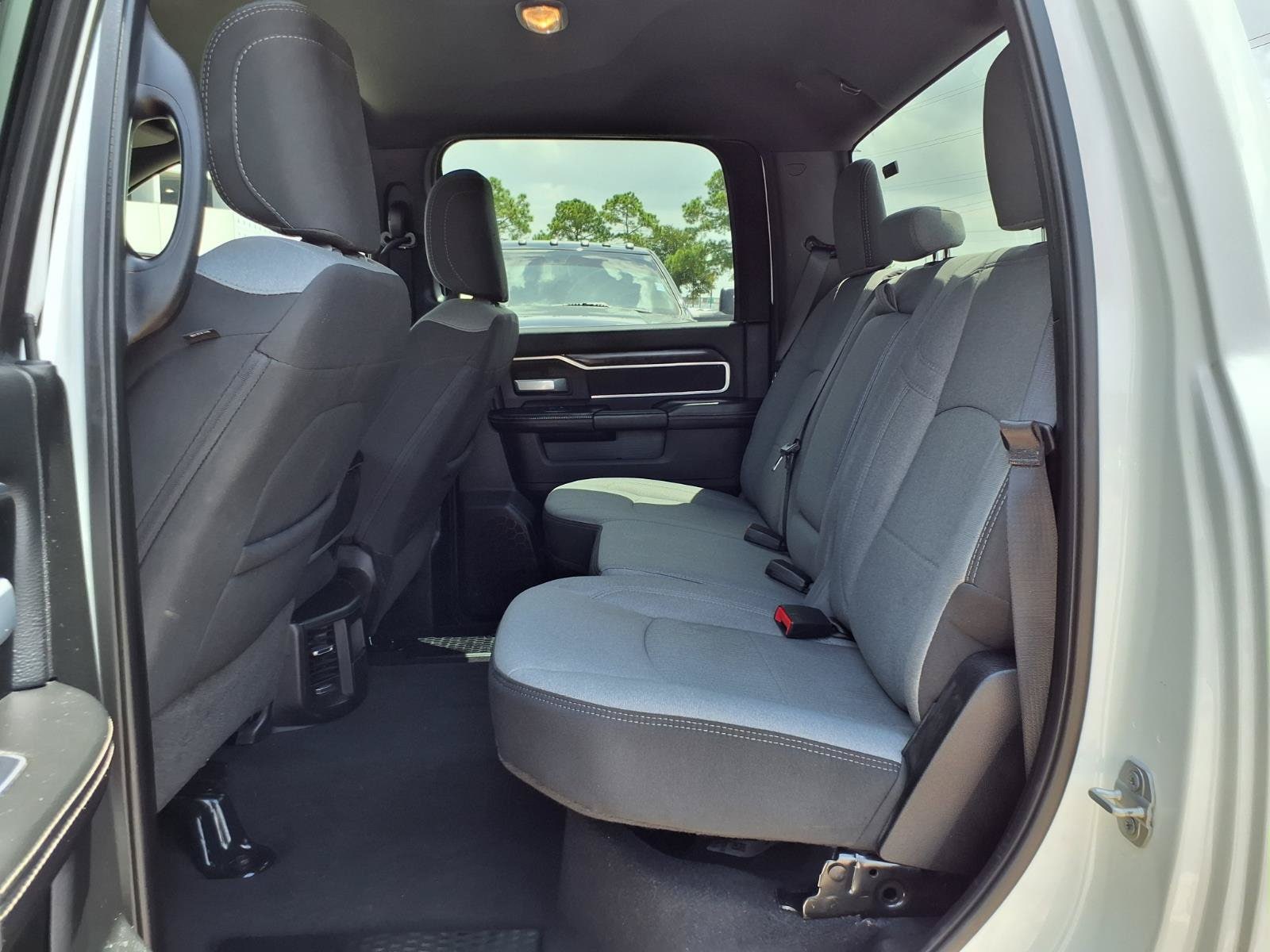 2024 RAM Ram 3500 Pickup Big Horn - Photo 22