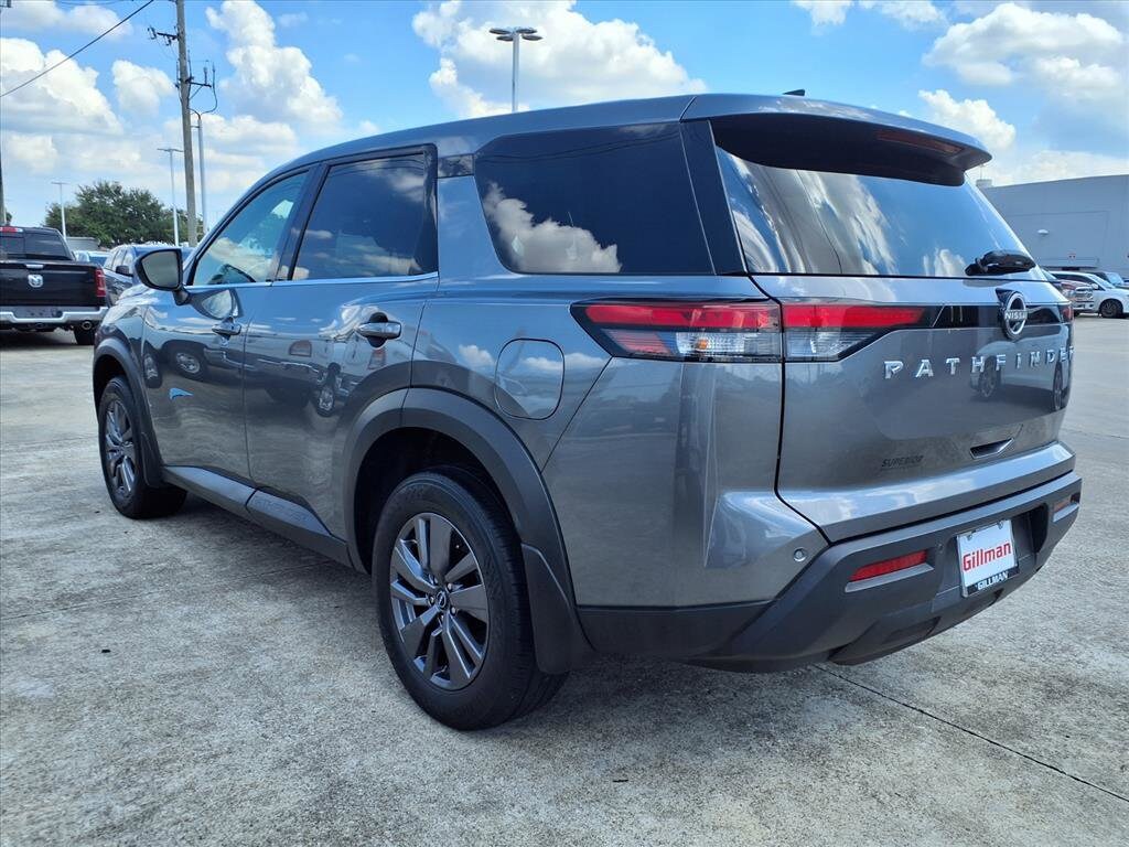 2023 Nissan Pathfinder S photo 3