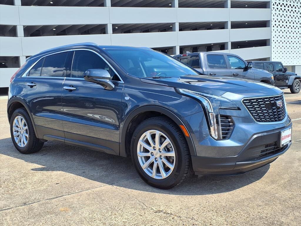 2019 Cadillac XT4 Luxury photo 2