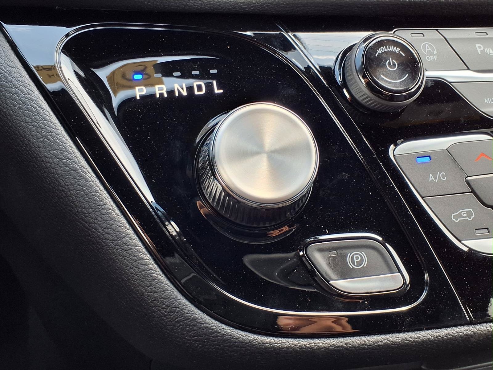2026 Chrysler Pacifica Select - Photo 11