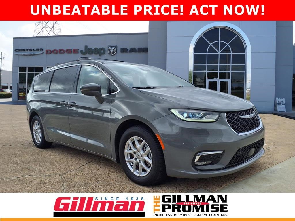 2022 Chrysler Pacifica Touring L's photo