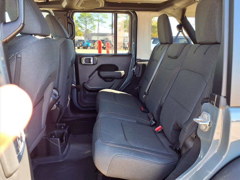 2026 Jeep Wrangler 4-Door Willys - Photo 12