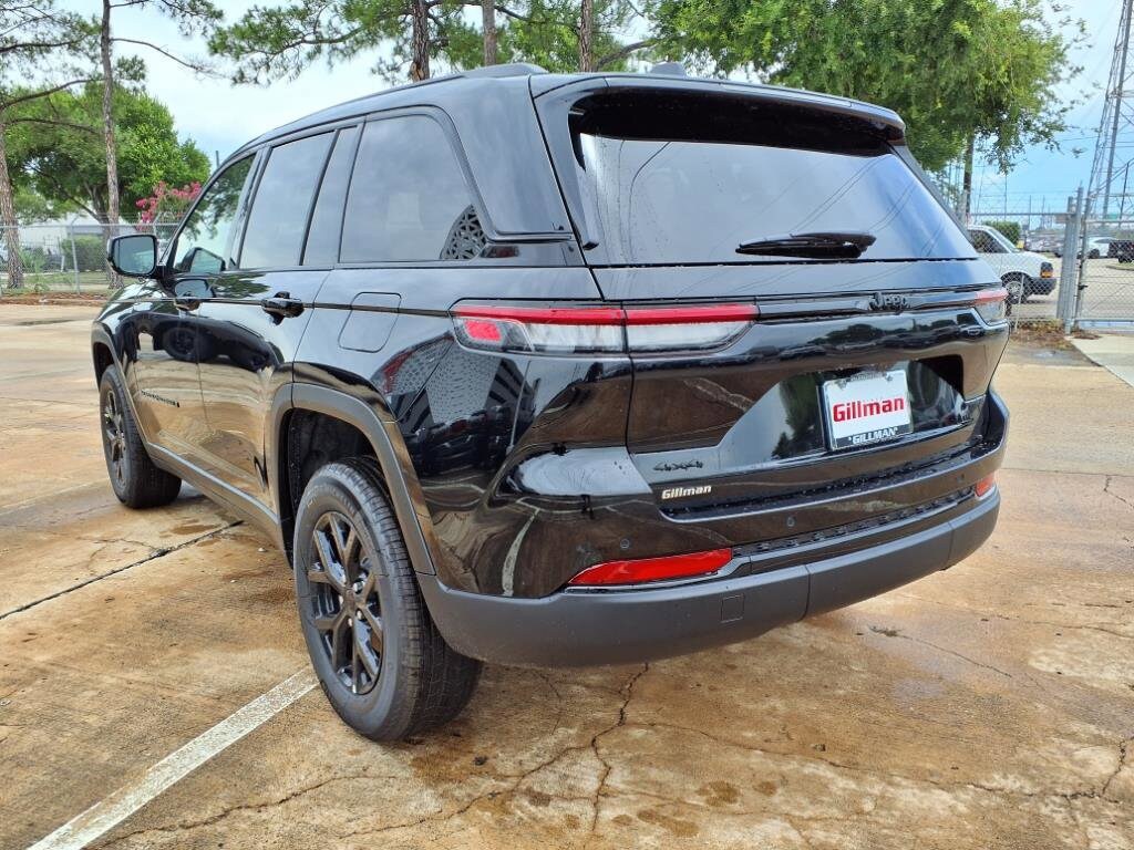 2025 Jeep Grand Cherokee Altitude Sport photo 2