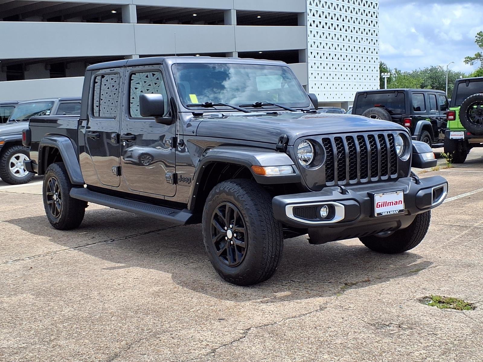 2023 Jeep Gladiator Sport S's photo