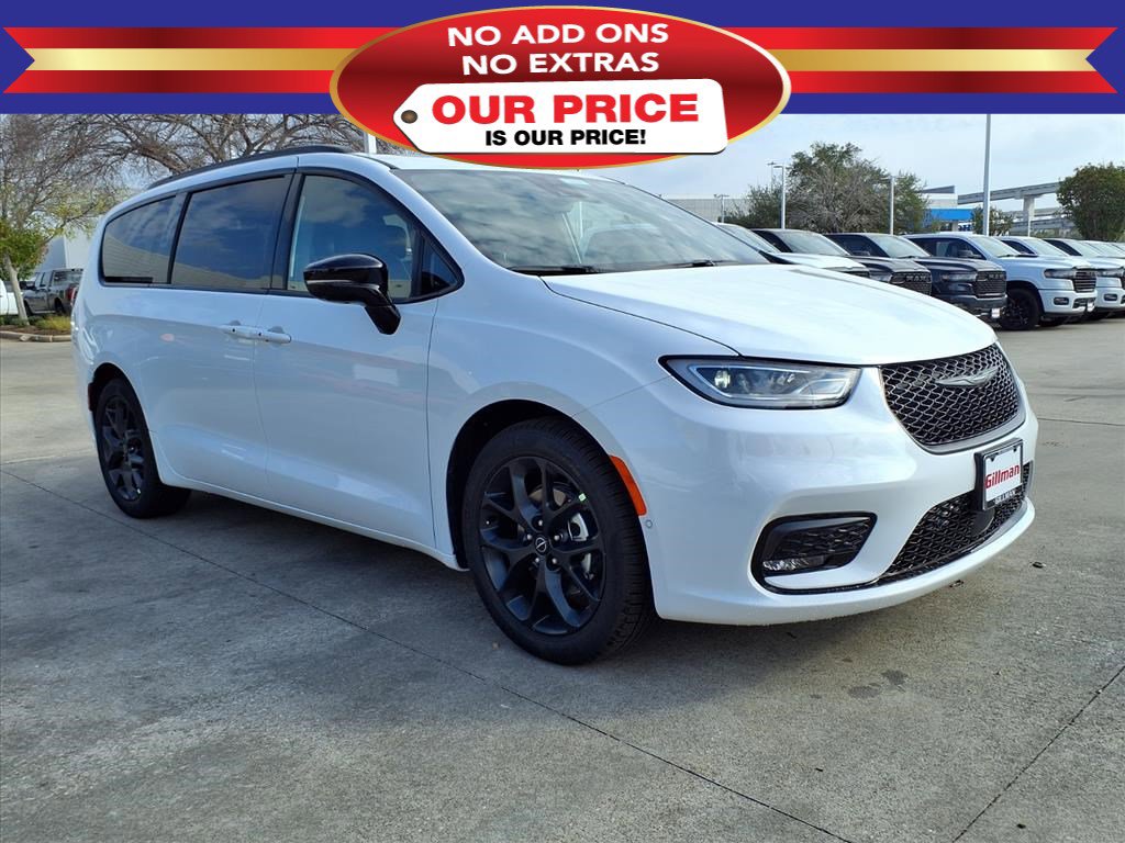 2026 Chrysler Pacifica Limited's photo