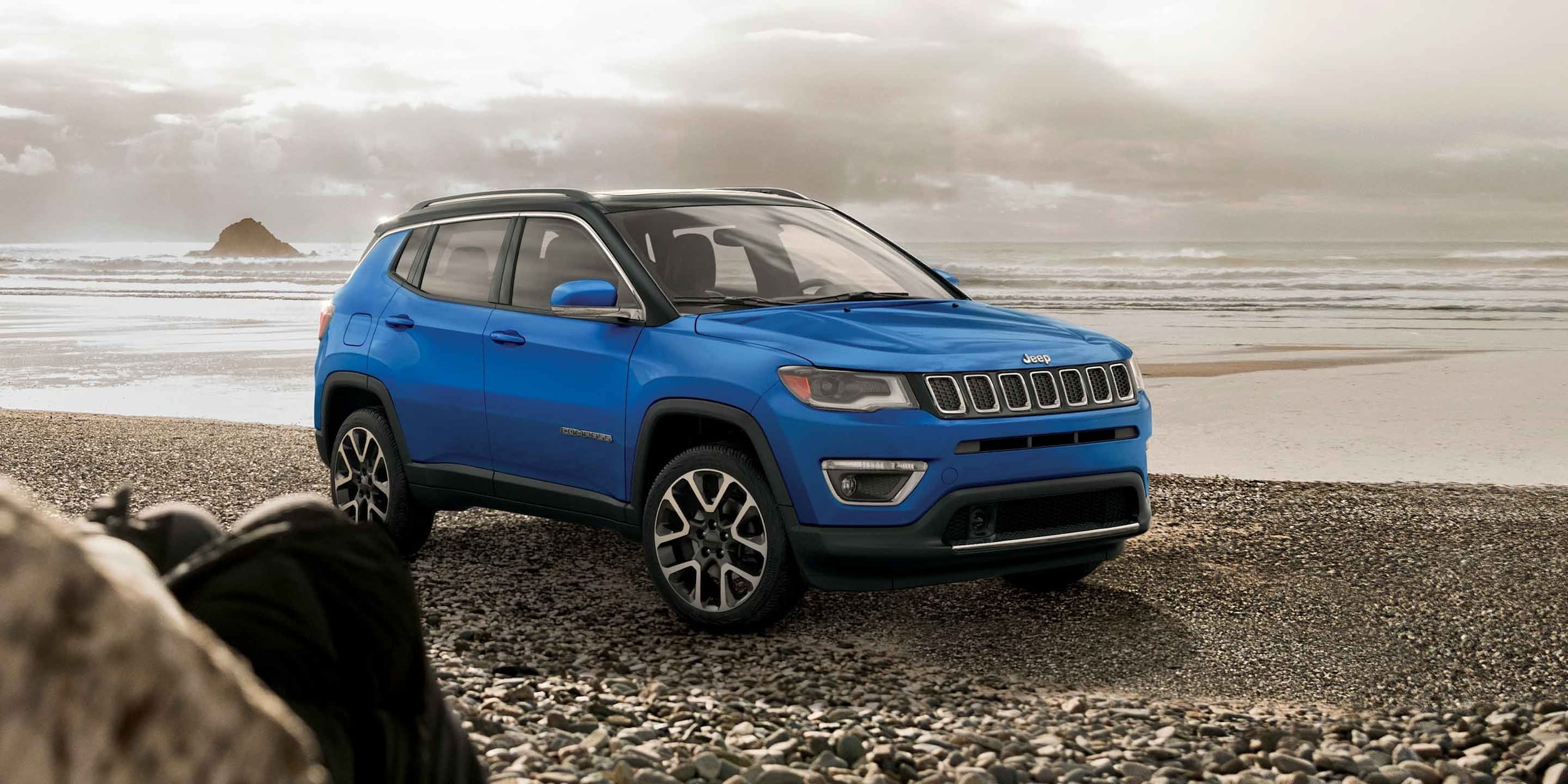 2019-Jeep-Compass-Gallery-Exterior-Laltitude-Blue-Front.jpg.image.2880.jpg