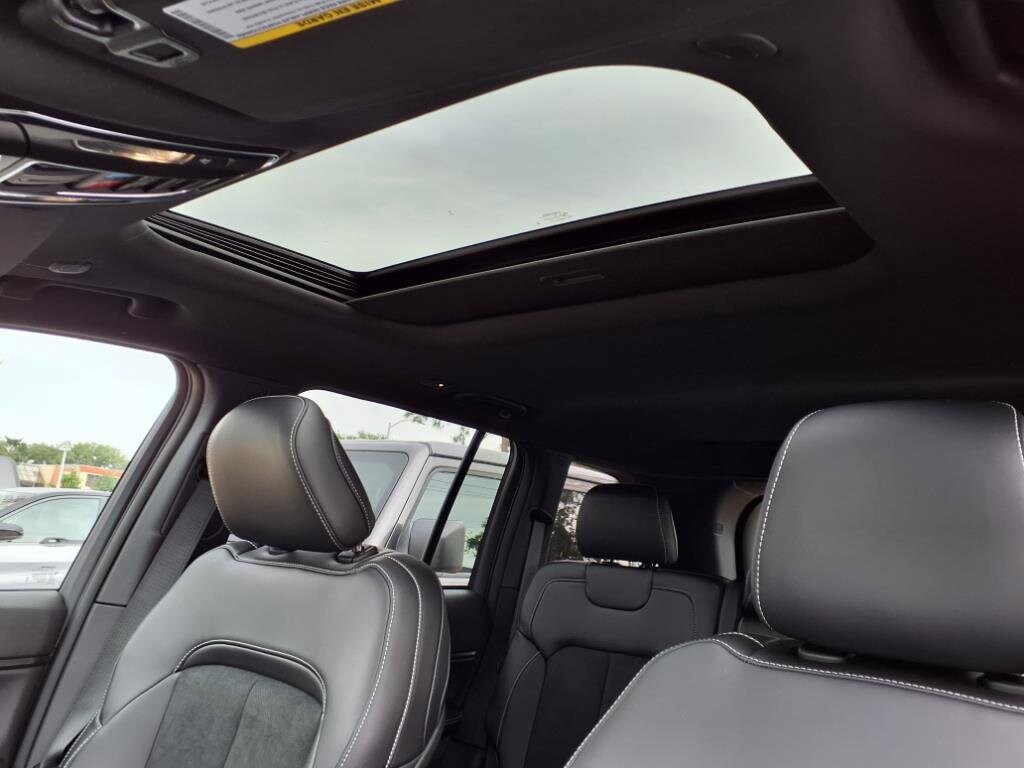 2025 Jeep Grand Cherokee Altitude X photo 4