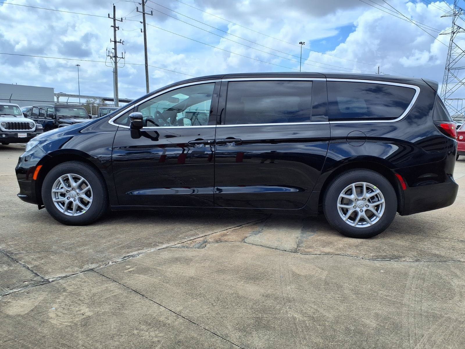 2026 Chrysler Pacifica Select - Photo 19