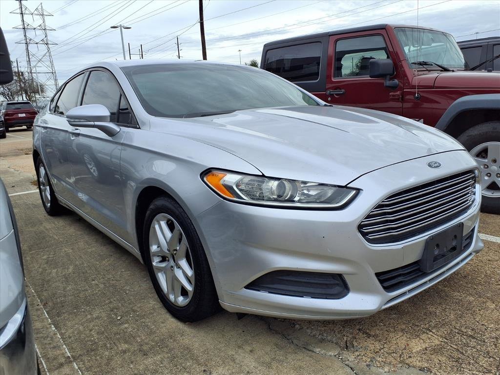 2015 Ford Fusion SE's photo