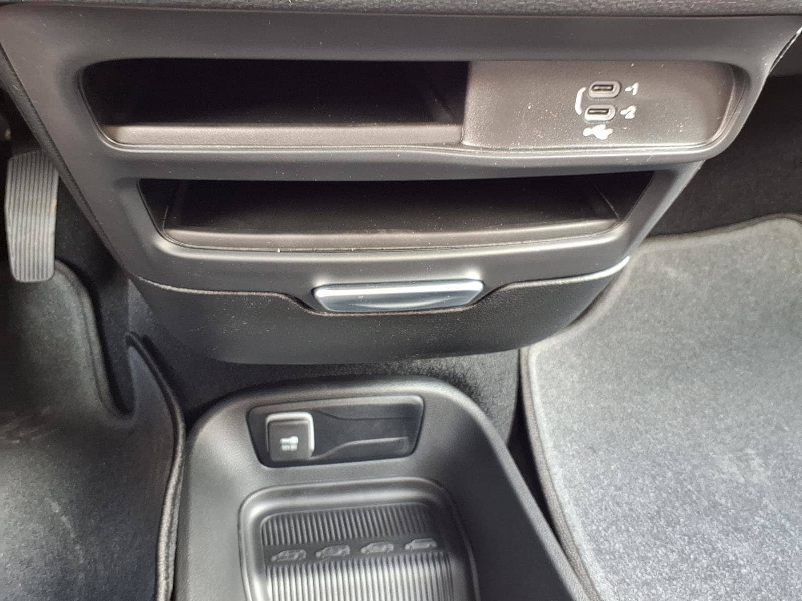 2026 Chrysler Pacifica Select - Photo 7