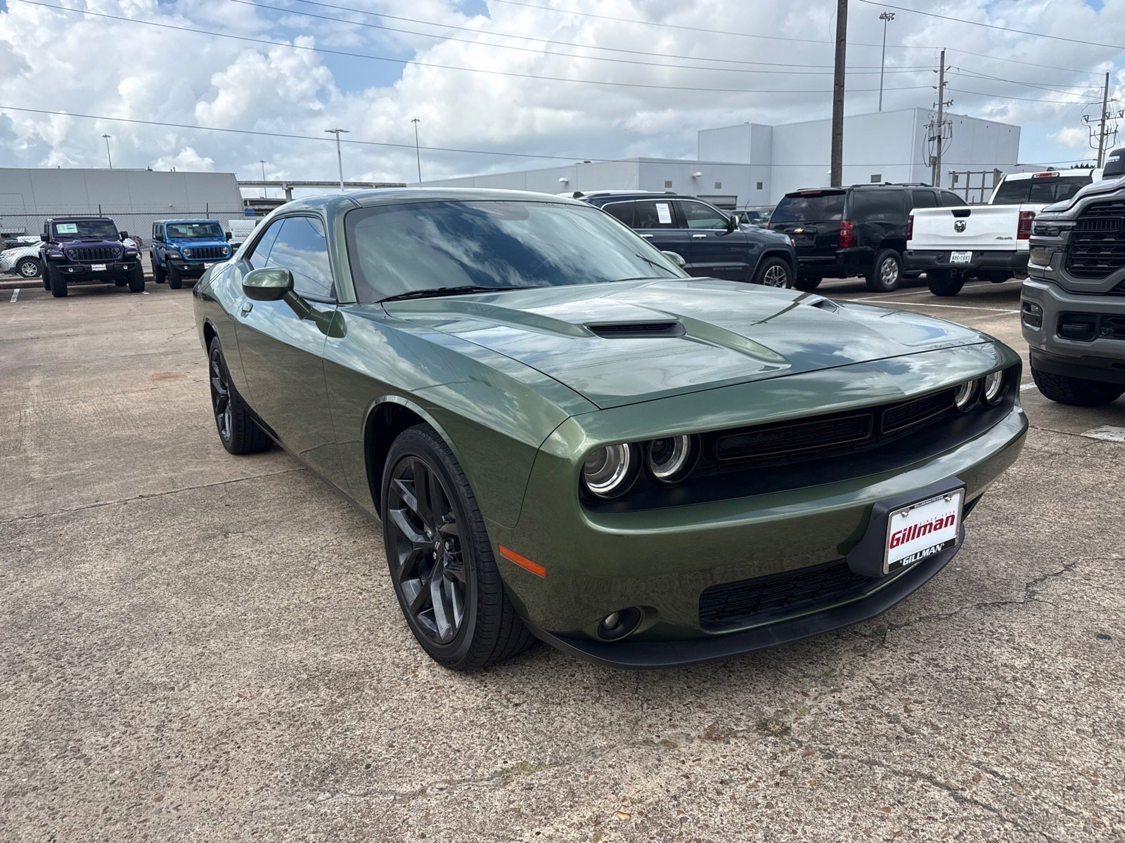 2022 Dodge Challenger SXT Auto's photo