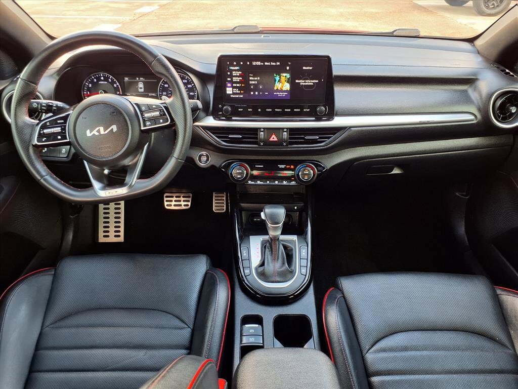 2023 Kia Forte GT photo 3