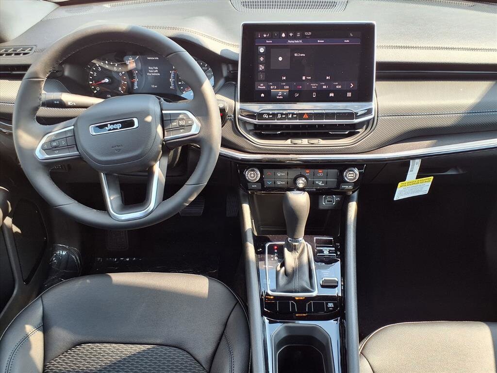 2026 Jeep Compass Latitude Altitude photo 3