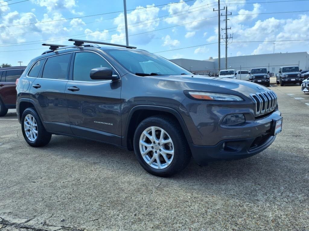 2015 Jeep Cherokee Latitude photo 2