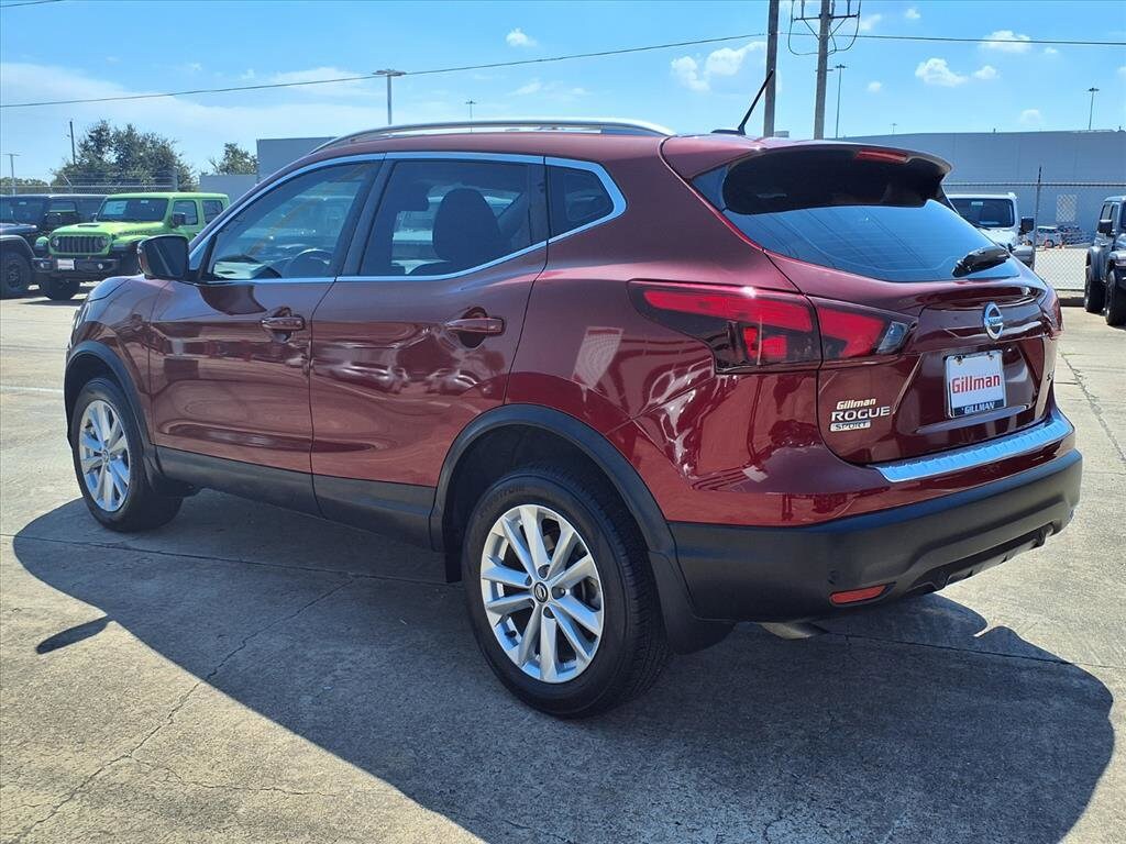 2019 Nissan Rogue Sport SV photo 3