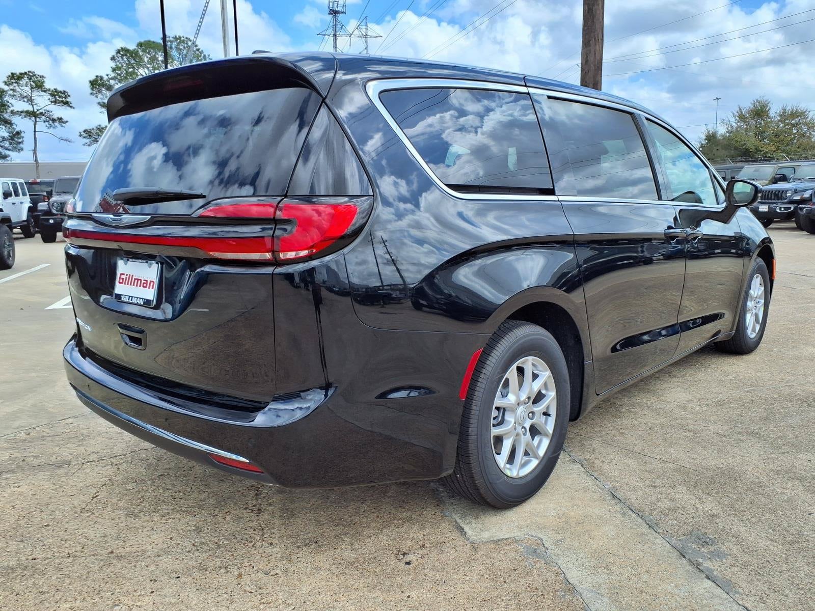 2026 Chrysler Pacifica Select - Photo 21