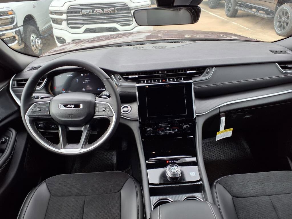 2025 Jeep Grand Cherokee Altitude X photo 3