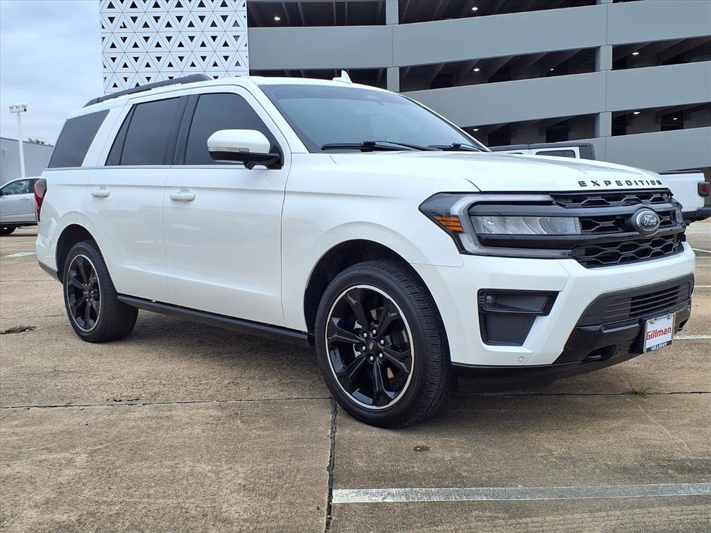 2023 Ford Expedition Limited's photo