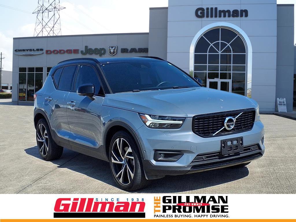 2022 Volvo XC40 R-Design