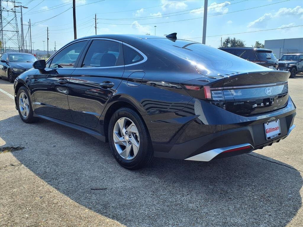 2025 Hyundai Sonata SE photo 2