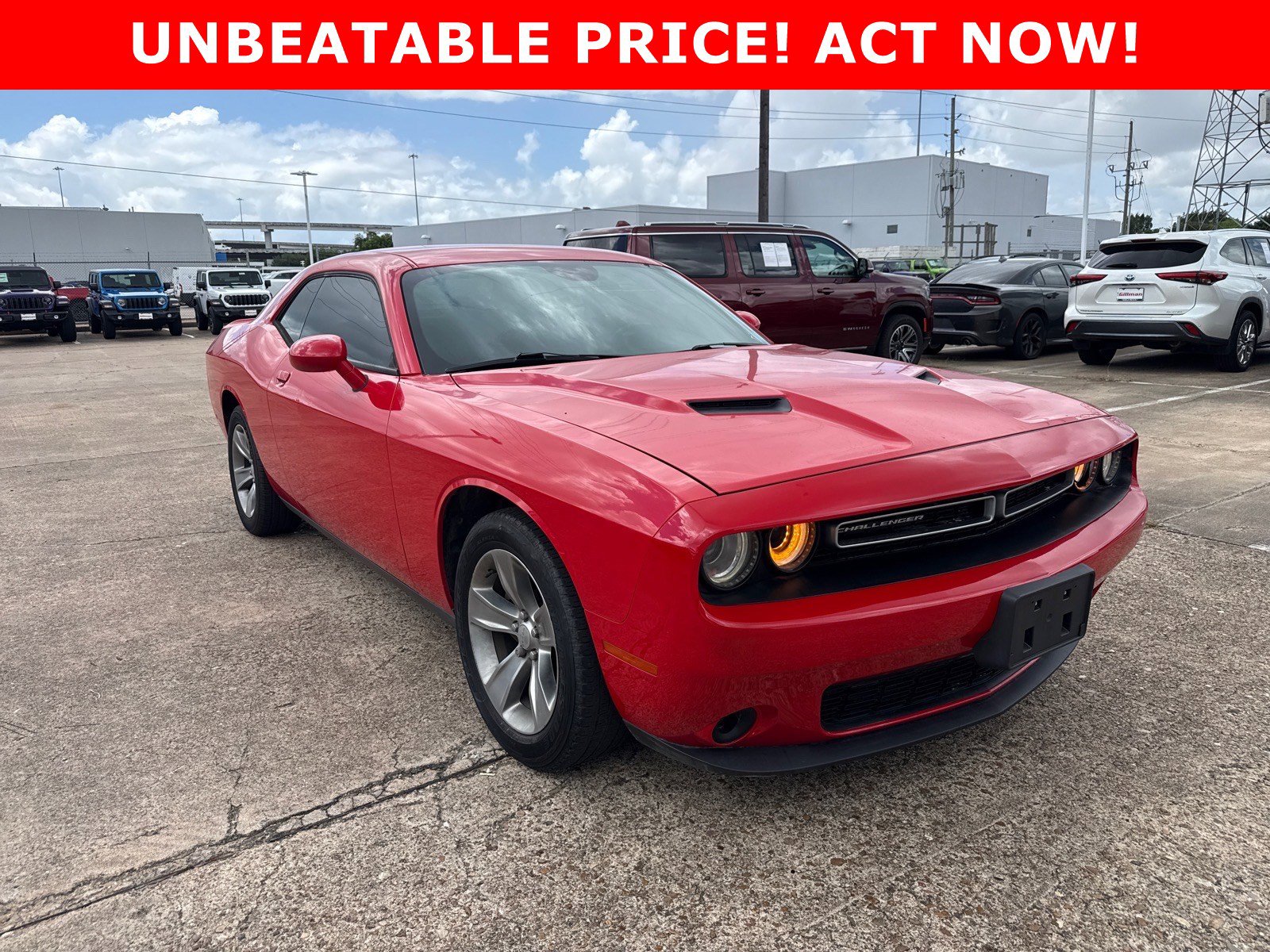 2019 Dodge Challenger SXT Auto's photo