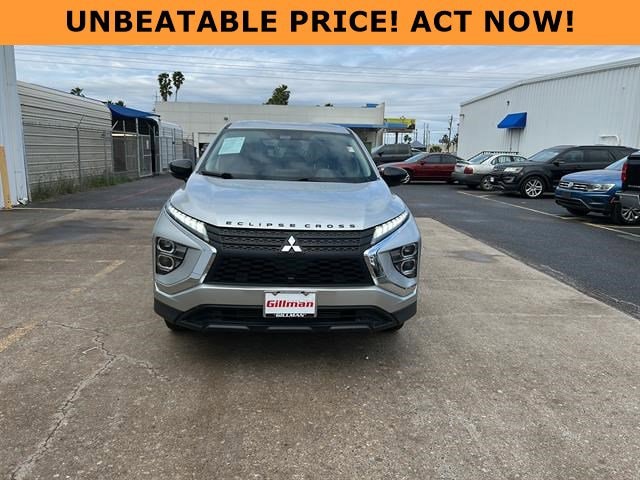 2023 Mitsubishi Eclipse Cross LE's photo