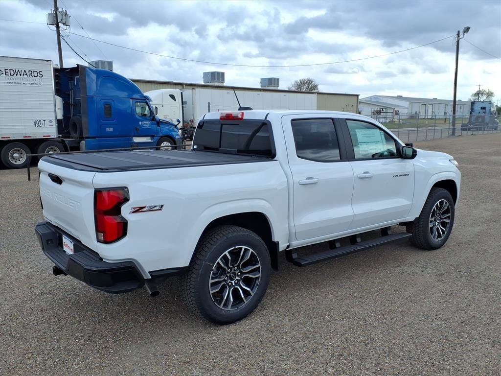 2026 Chevrolet Colorado Z71 - Photo 8