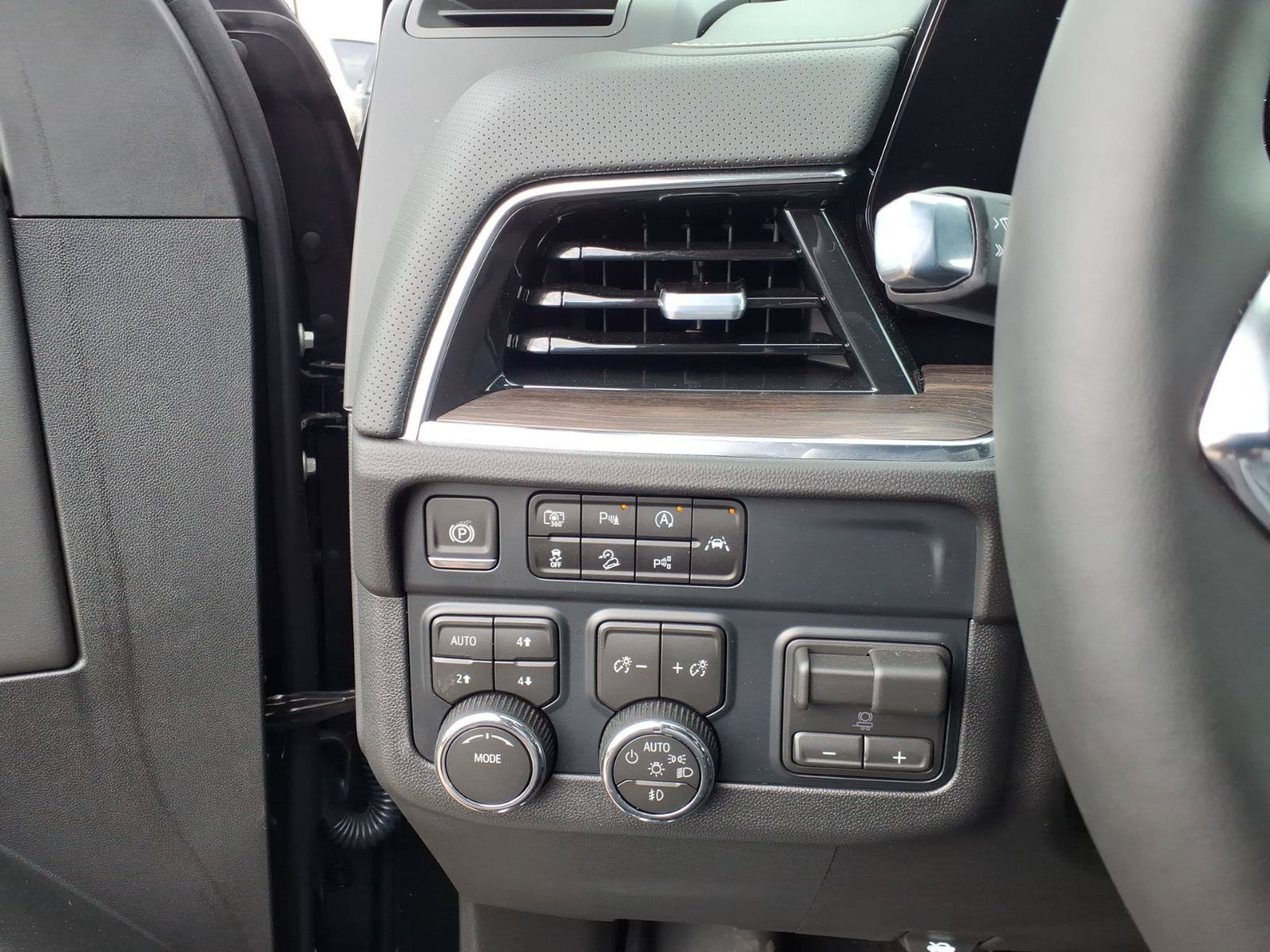 2026 Chevrolet Tahoe Premier - Photo 17