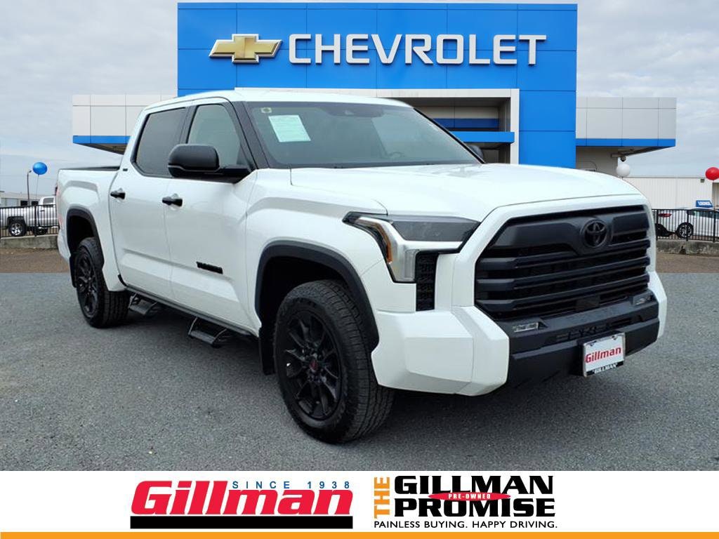 2025 Toyota Tundra SR5's photo