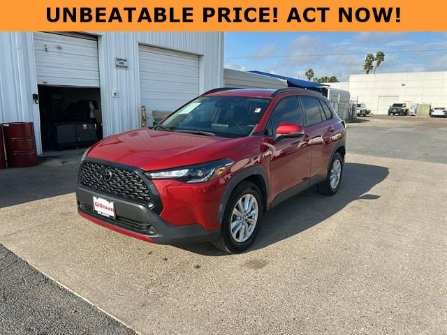 2022 Toyota Corolla Cross LE's photo