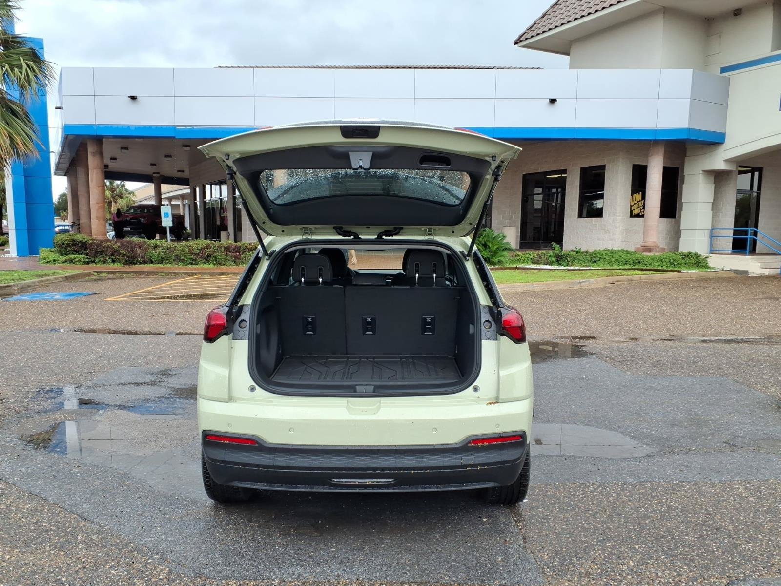2027 Chevrolet Bolt LT - Photo 20