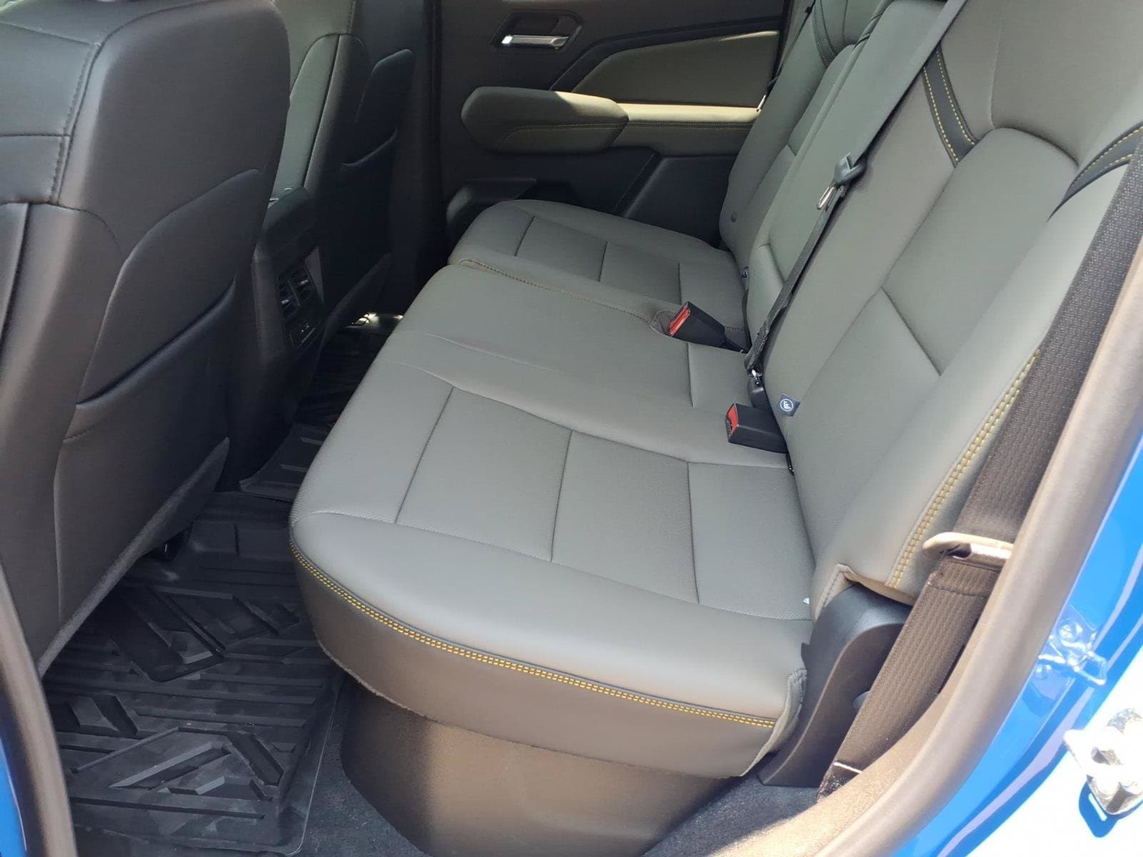 2026 Chevrolet Colorado ZR2 - Photo 18