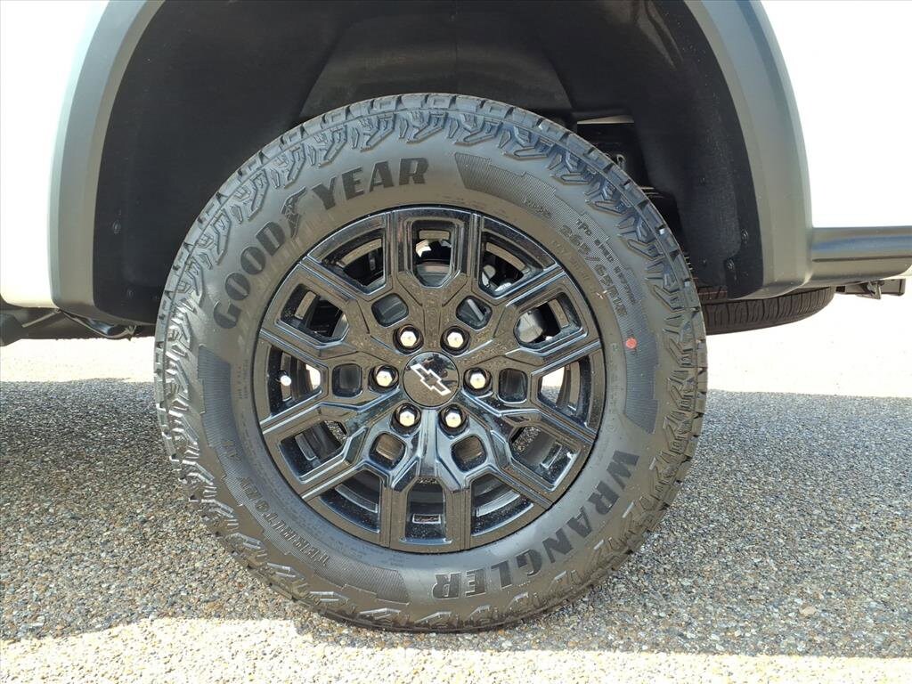 2026 Chevrolet Colorado Trail Boss - Photo 15