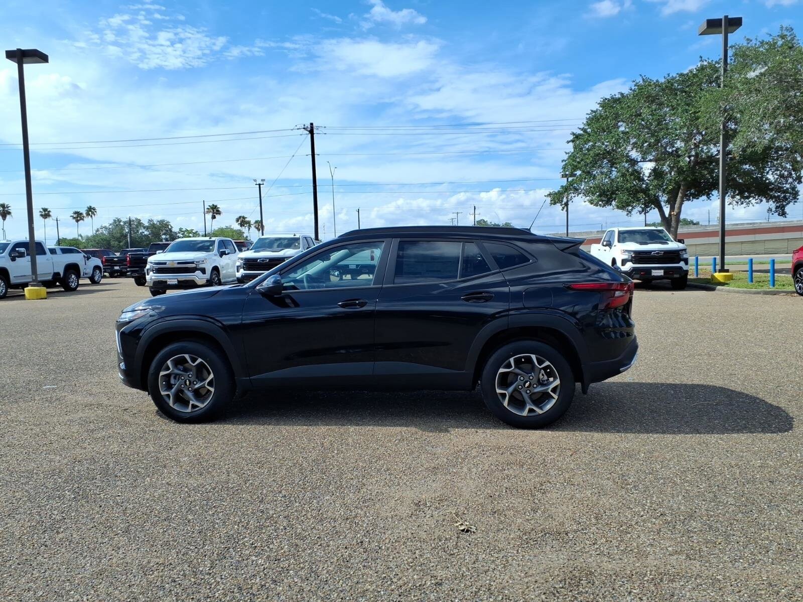 2026 Chevrolet Trax LT - Photo 5