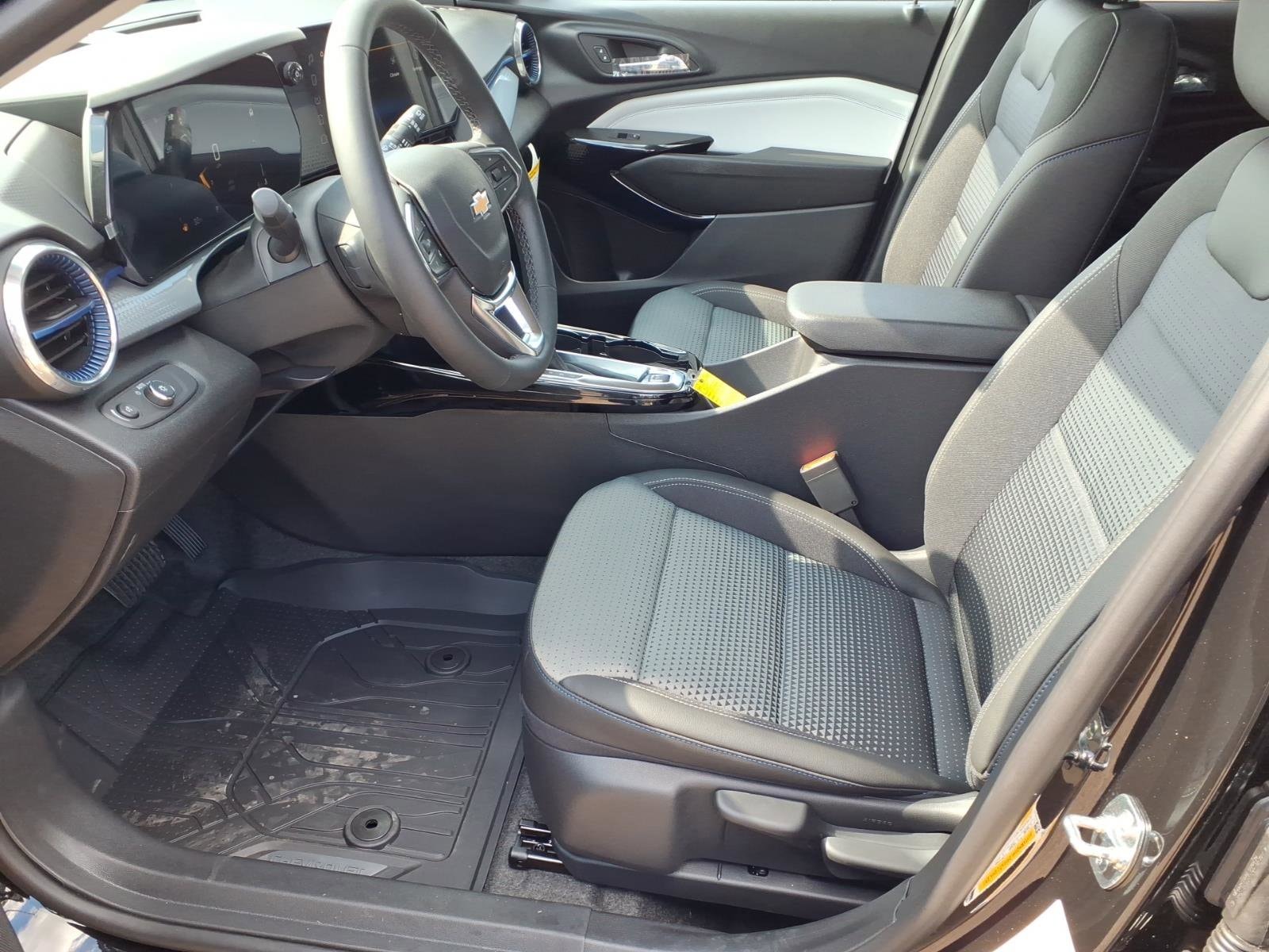 2026 Chevrolet Trax LT - Photo 10