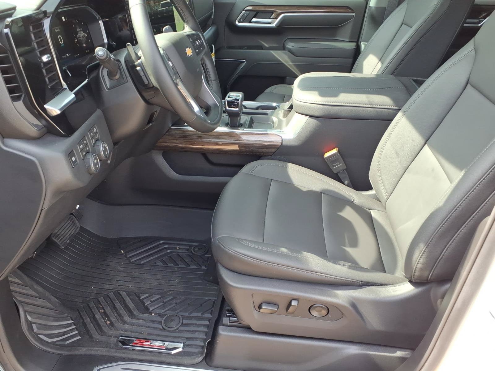 2026 Chevrolet Silverado 1500 LT - Photo 10