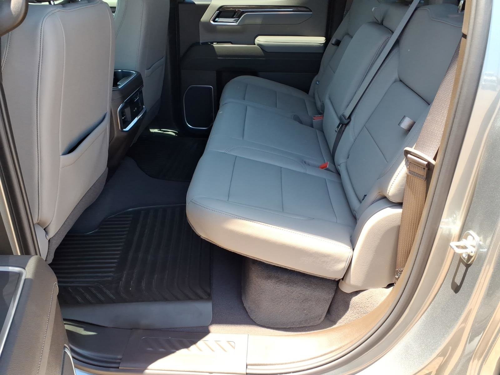 2026 Chevrolet Silverado 1500 LTZ - Photo 18