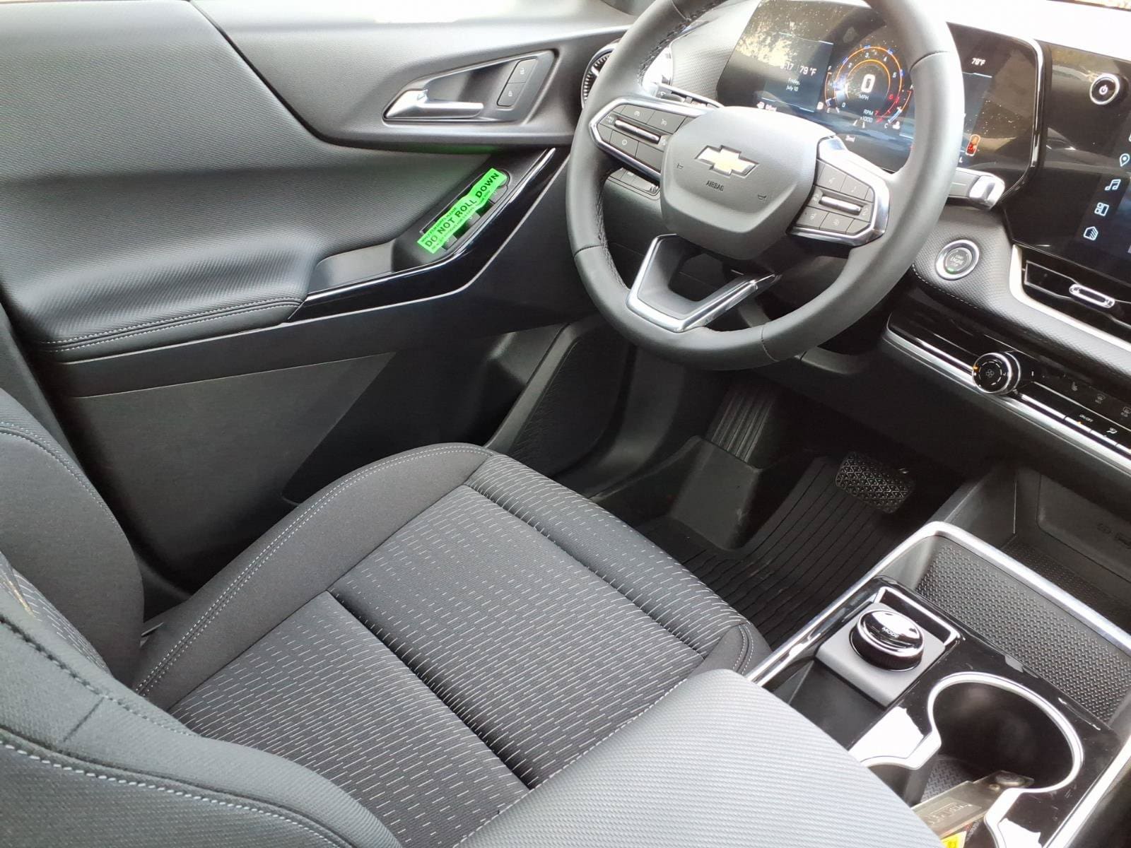2027 Chevrolet Equinox LT - Photo 14