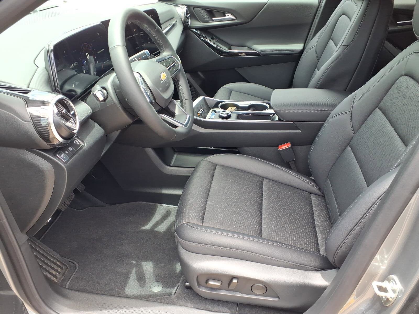 2026 Chevrolet Equinox LT - Photo 10