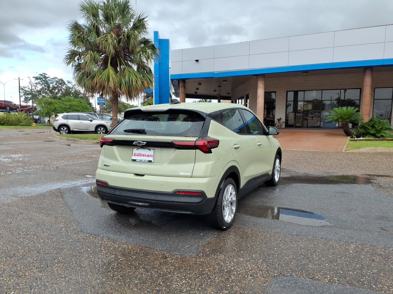 2027 Chevrolet Bolt LT - Photo 8