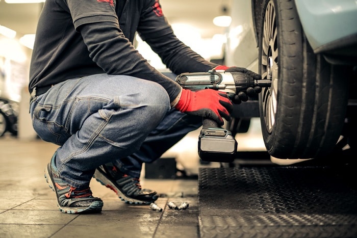 Fixing_A_Tire.jpg